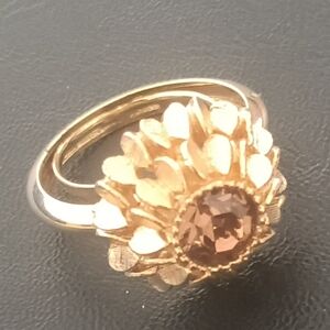 Avon Gold Ring with Sunflower Design